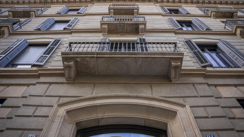 Bodas.net inicia un ERE en Barcelona para despedir a 175 trabajadores.