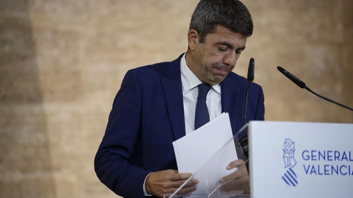 Mazón dimite sin convocar elecciones y se queda como diputado