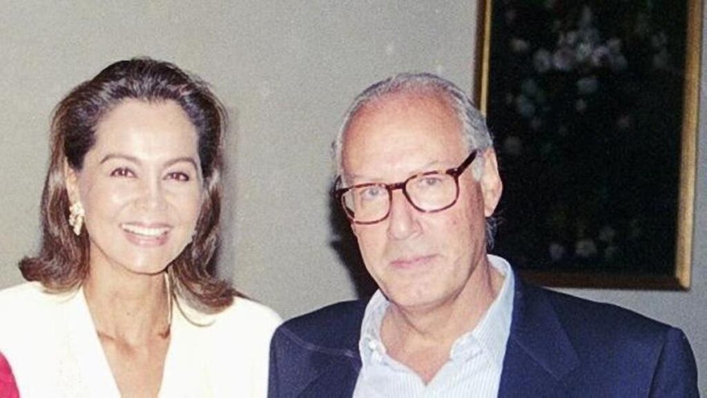 Isabel Preysler revisaba los ligues de Miguel Boyer en Mallorca.