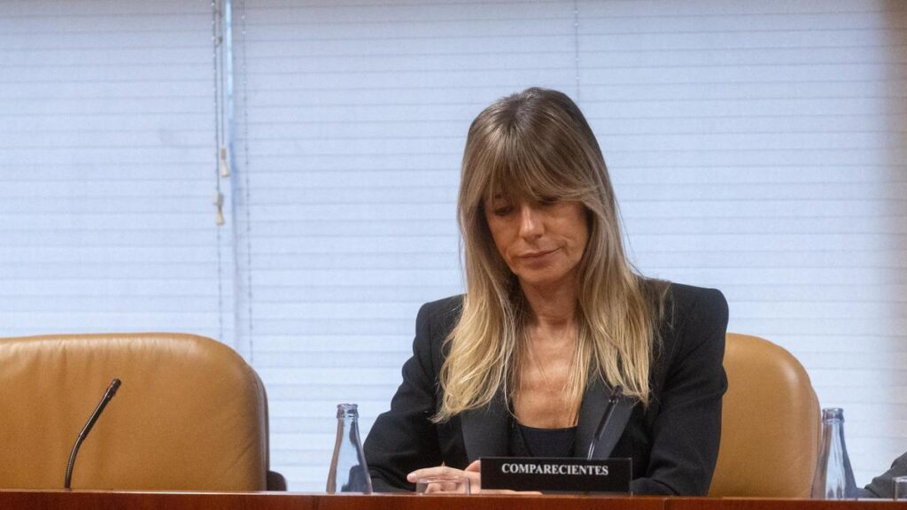 La mujer del presidente del Gobierno, Begoña Gómez, durante la Comisión de Investigación en la Asamblea de Madrid, a 13 de noviembre de 2024, en Madrid (España).