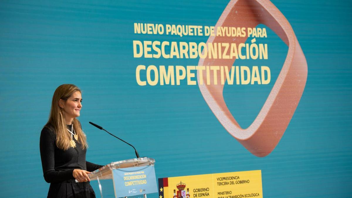 La vicepresidenta tercera y ministra para la Transición Ecológica, Sara Aagesen, durante la presentación del nuevo paquete de ayudas.
