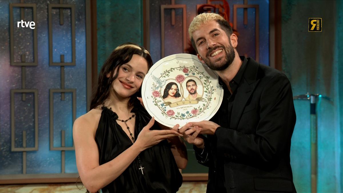 La Rosalía y David Broncano, en 'La Revuelta'