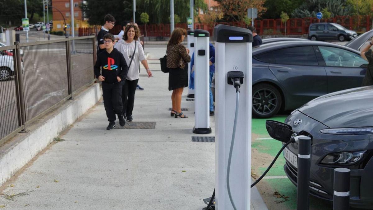 Puntos de carga de vehículos eléctricos de la cuesta del Bolón.