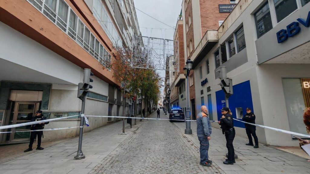 La calle Obispo permanece cortada.