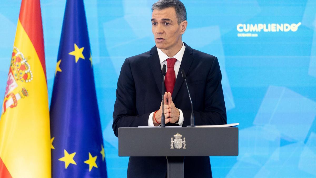 El presidente del Gobierno, Pedro Sánchez, durante una rueda de prensa, en el Palacio de la Moncloa, a 15 de diciembre de 2025, en Madrid