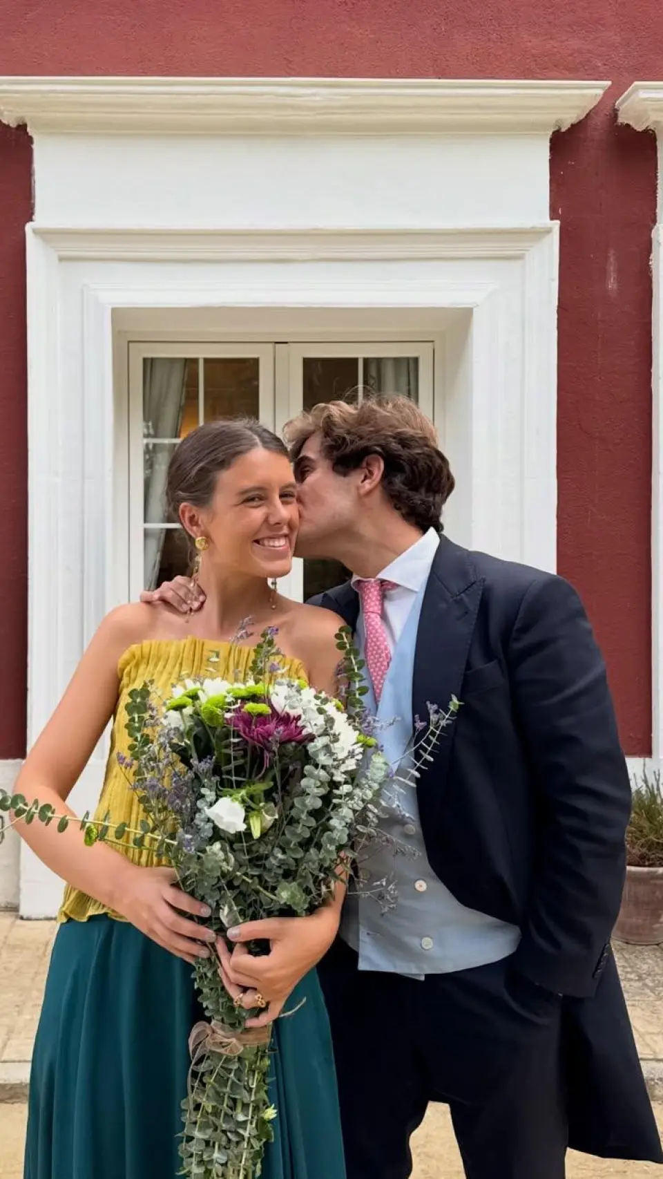 Manuela Ochoa et son fiancé, Pedro Cadahía, dans une image partagée sur leurs réseaux sociaux.