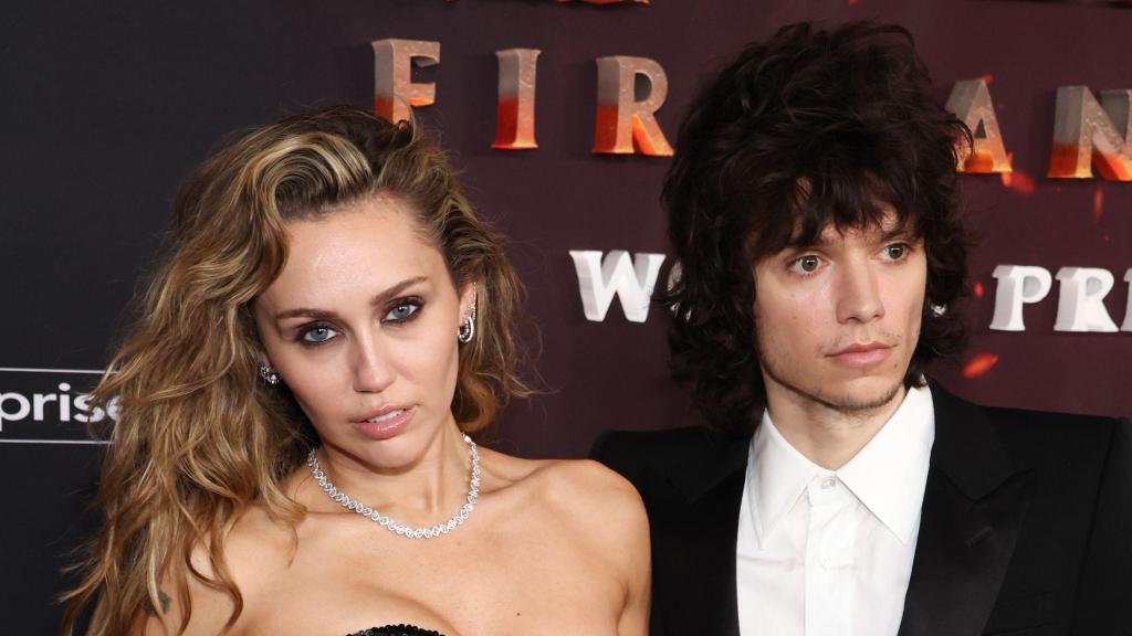Maxx Morando et Miley Cyrus à la première de