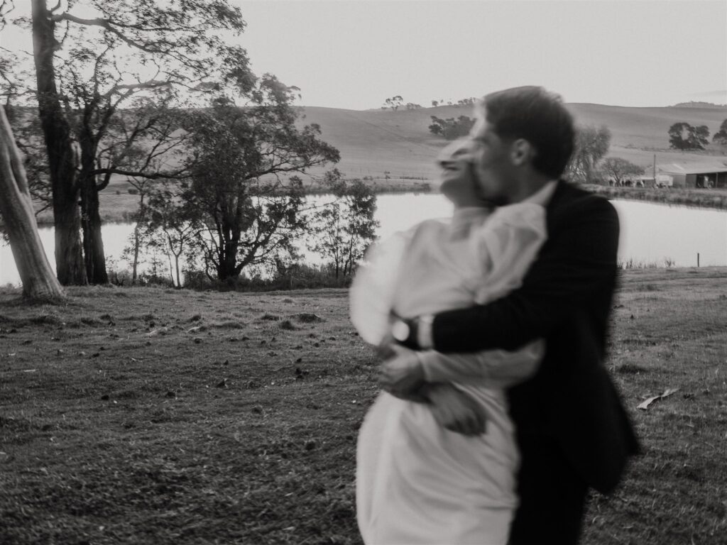 Mariage intime en Australie du Sud avec des robes DIY