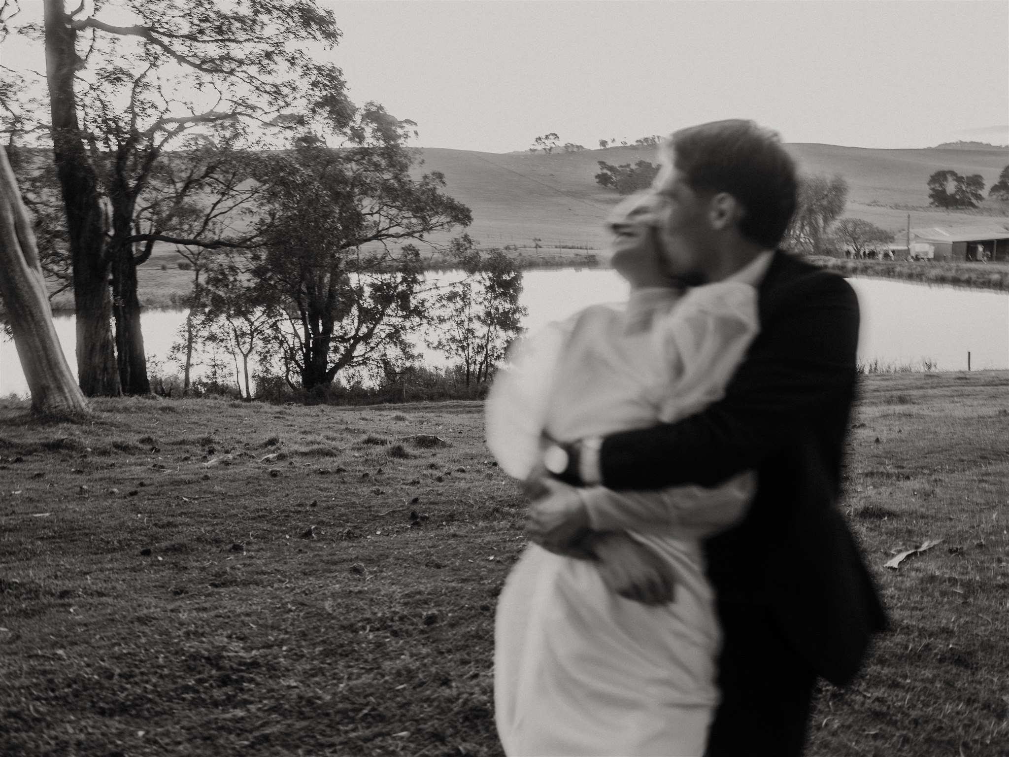 Mariage intime en Australie du Sud avec des robes DIY