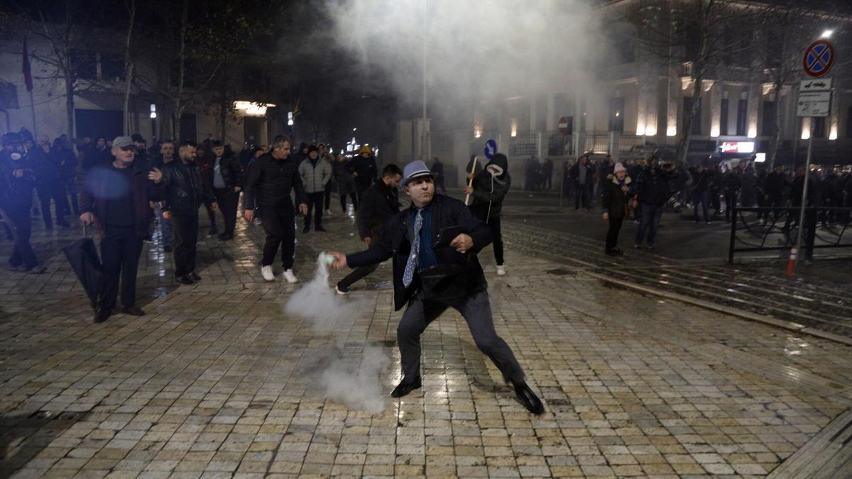 Incidentes en Tirana.