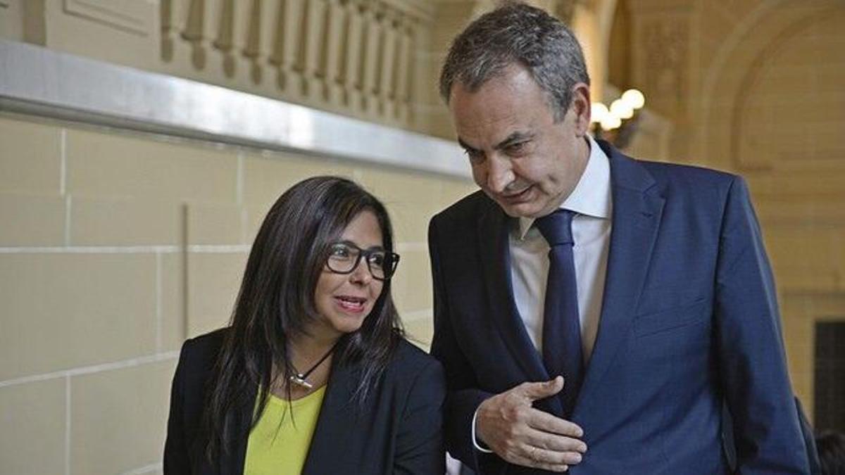 ÉTAGÈRE À CHAUSSURES VENUELA | Zapatero arrive à Caracas pour rencontrer Delcy Rodríguez et les dirigeants de l'opposition