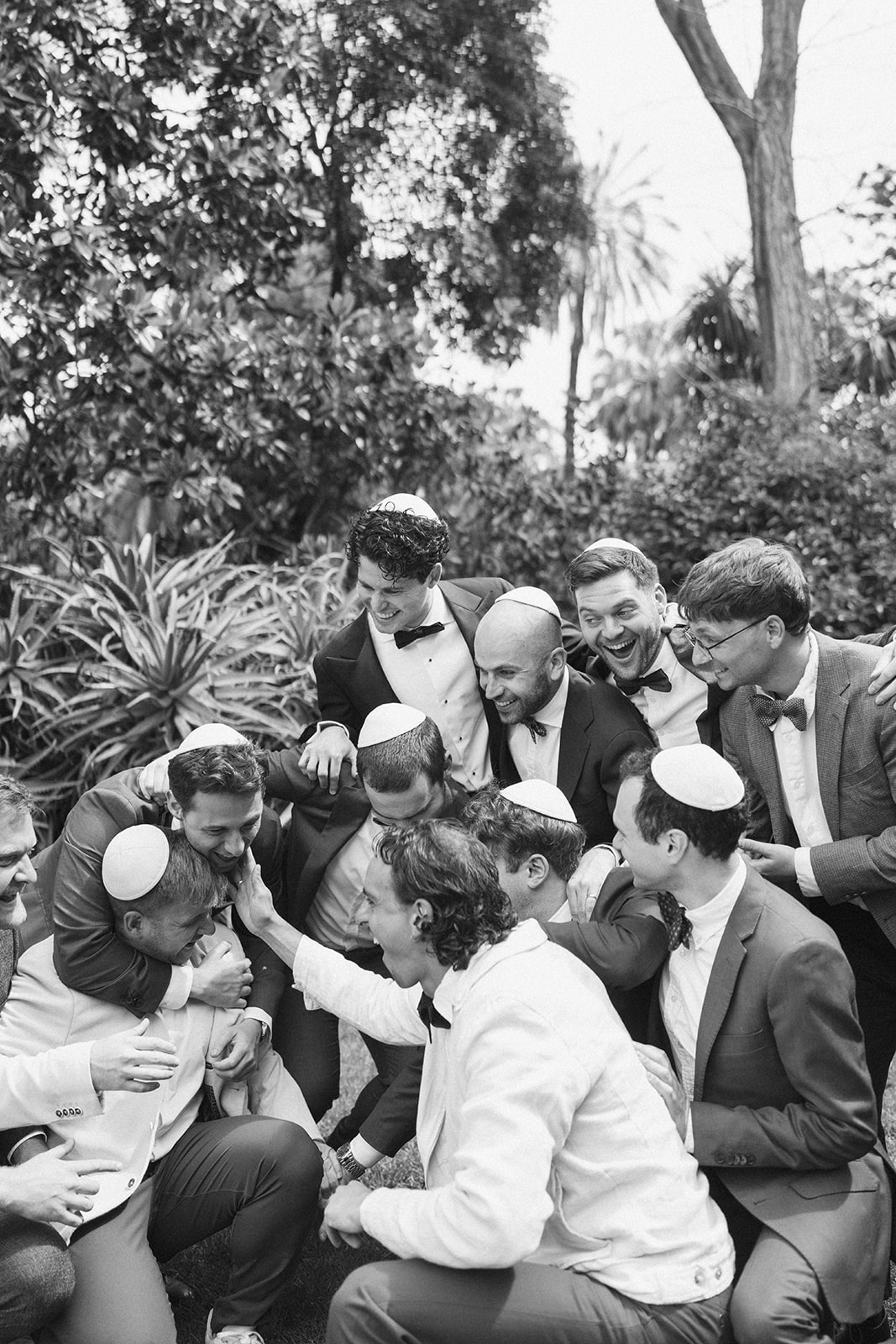 Garçons d'honneur au mariage juif à Melbourne.
