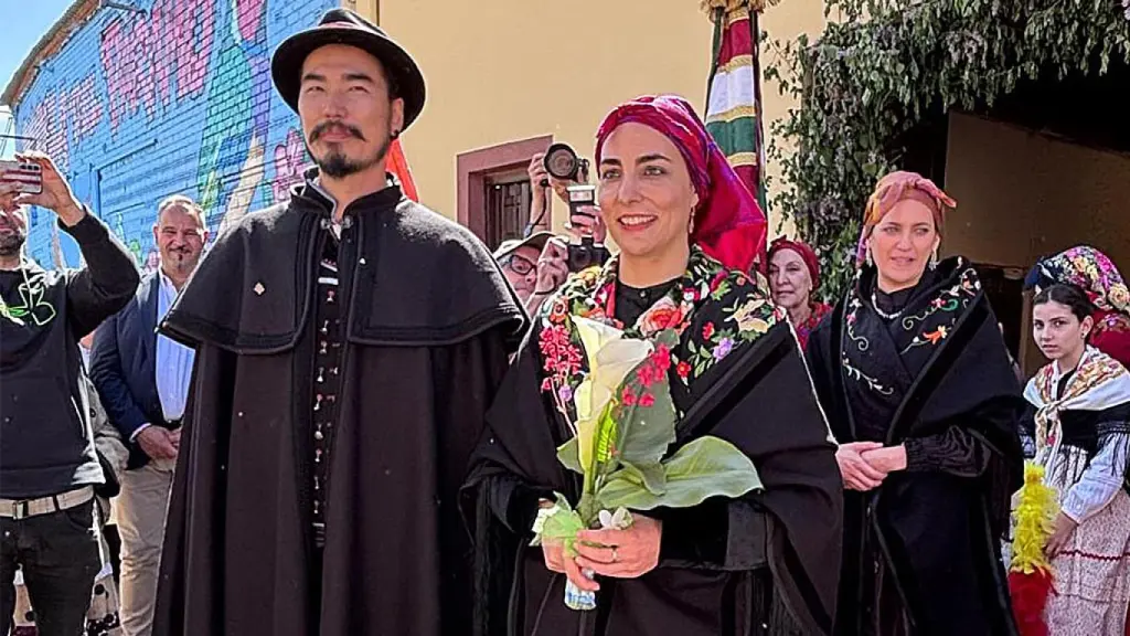 Image du couple lors de la célébration du mariage d'Antrueja à Celadilla del Páramo.