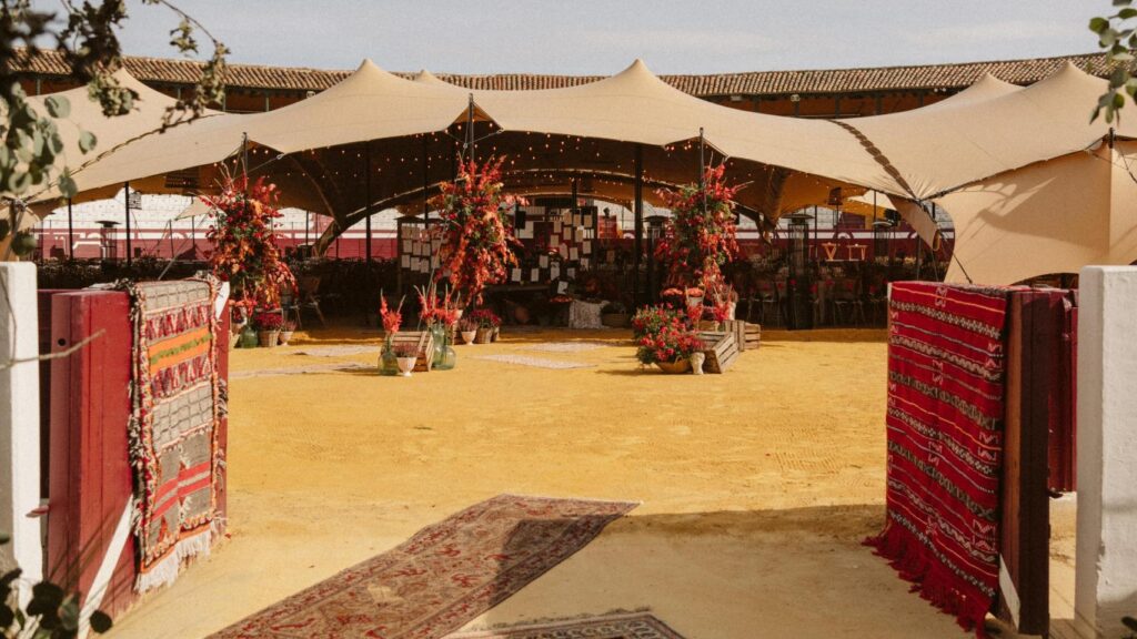 La ville avec ses arènes du XVIe siècle. XVIIIème idéal pour célébrer un mariage unique