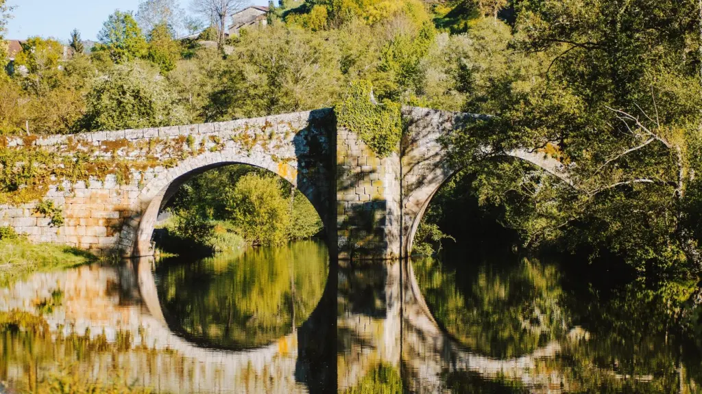 Vers le Pont de Vilanova et la rivière Arnoia