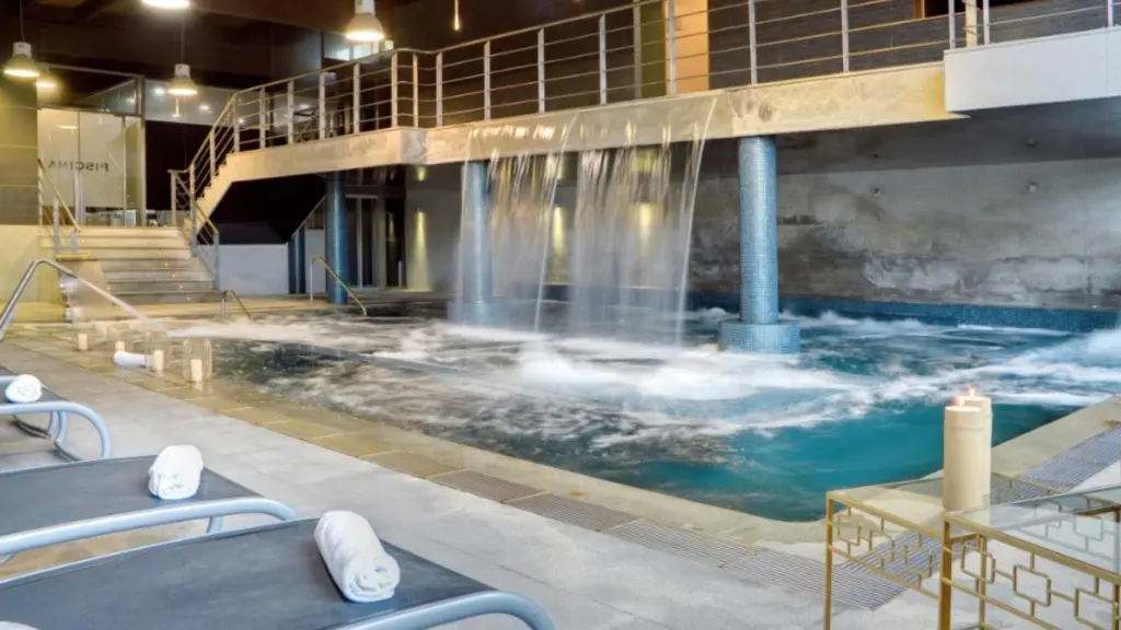 Piscine active à l'Eurostars Vila de Allariz Hotel & Spa