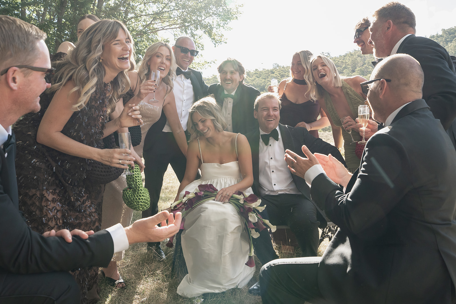 Mariage disco rétro des montagnes enneigées