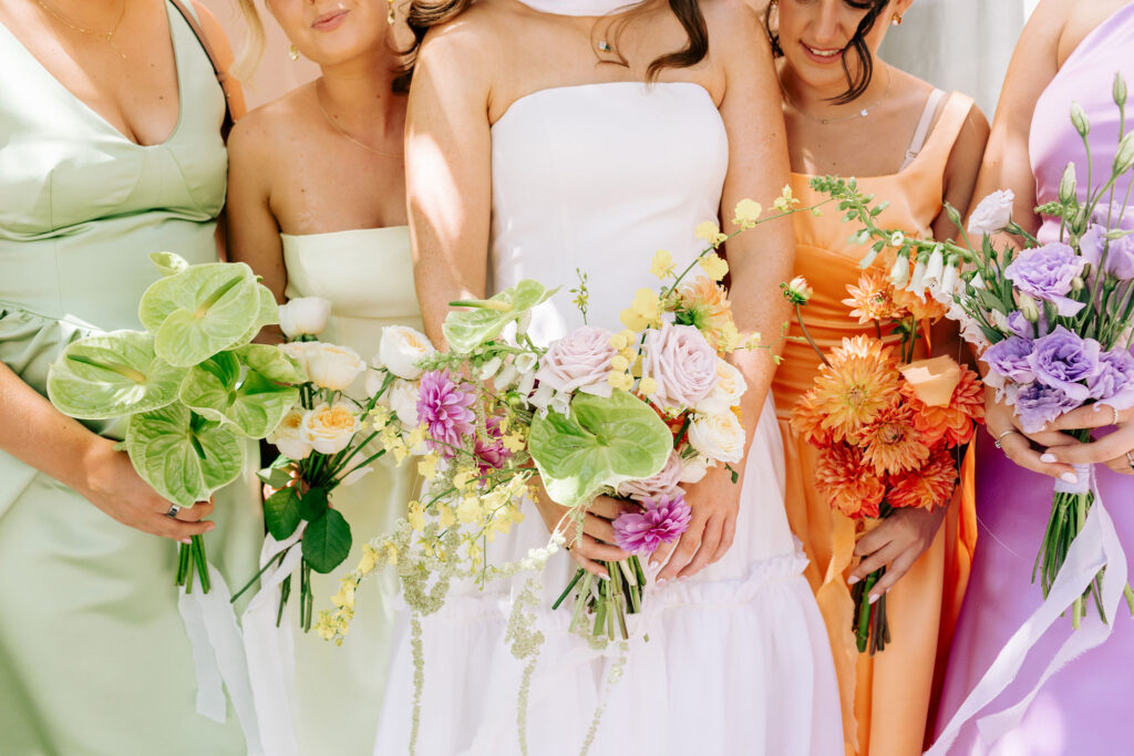 Mariage coloré à Melbourne | Jardins Fitzroy et hôtel de ville