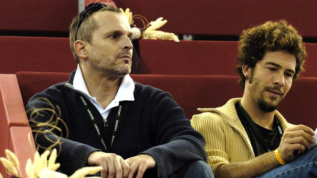 Miguel Bosé et Nacho Palau, invités à un mariage familial : leurs retrouvailles après trois ans sans se voir au milieu de bruyantes disputes