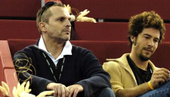 Miguel Bosé et Nacho Palau, invités à un mariage familial : leurs retrouvailles après trois ans sans se voir au milieu de bruyantes disputes
